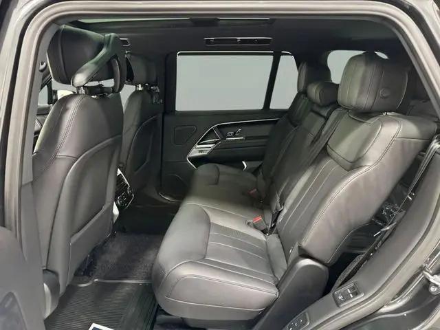 2026 Land Rover Range Rover P400 SE 7 Seat