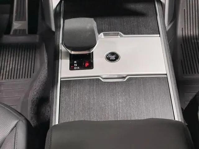 2026 Land Rover Range Rover P400 SE 7 Seat