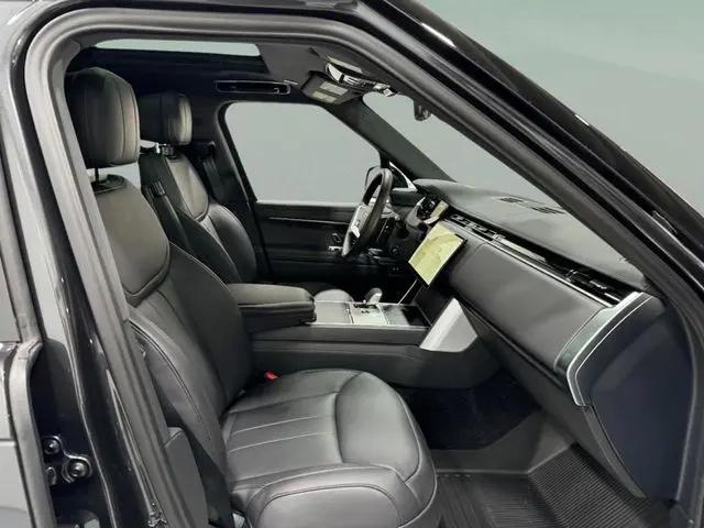 2026 Land Rover Range Rover P400 SE 7 Seat