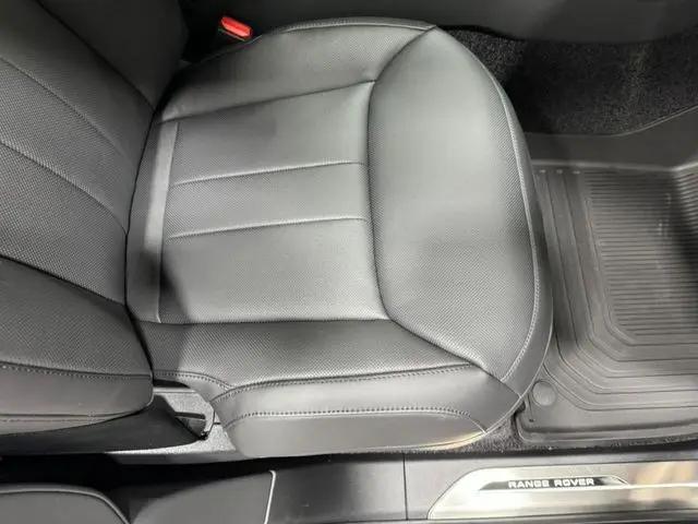 2026 Land Rover Range Rover P400 SE 7 Seat
