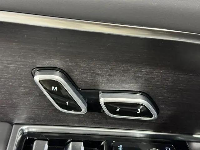 2026 Land Rover Range Rover P400 SE 7 Seat