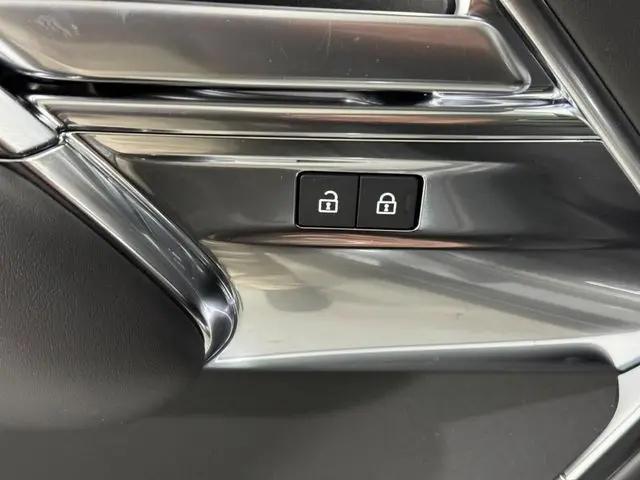 2026 Land Rover Range Rover P400 SE 7 Seat