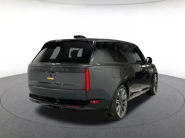 2026 Land Rover Range Rover P400 SE 7 Seat