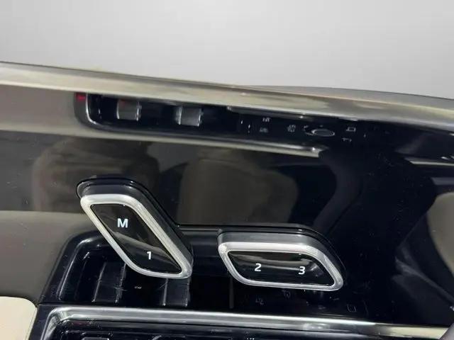 2026 Land Rover Range Rover P530 Autobiography