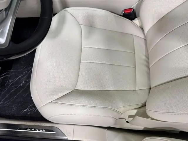 2026 Land Rover Range Rover P530 Autobiography