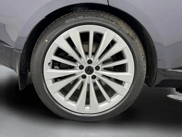 2026 Land Rover Range Rover P530 Autobiography