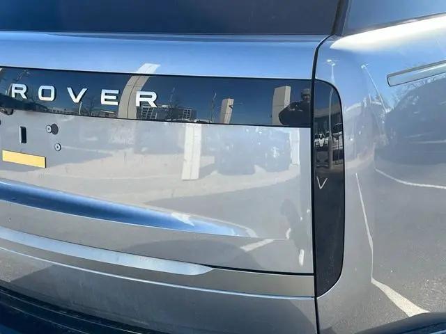 2025 Land Rover Range Rover P530 SE