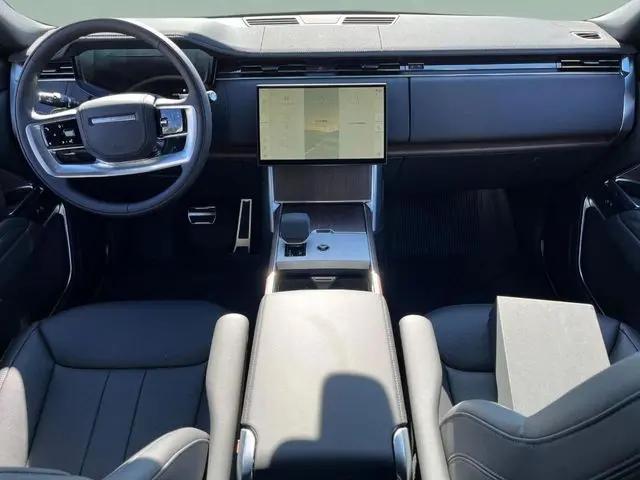 2025 Land Rover Range Rover P530 SE