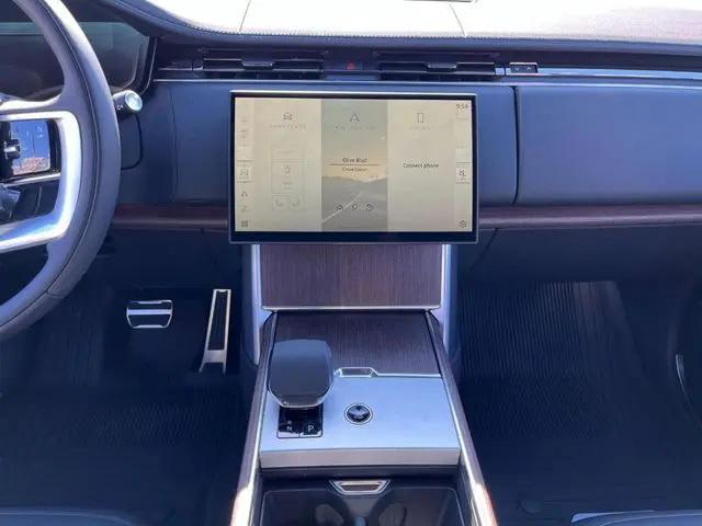 2025 Land Rover Range Rover P530 SE