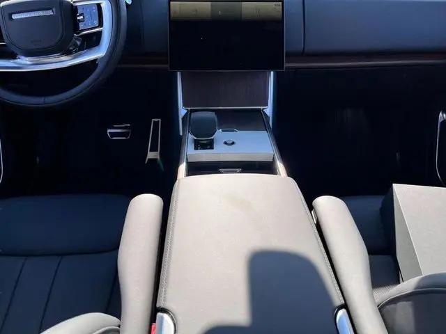2025 Land Rover Range Rover P530 SE