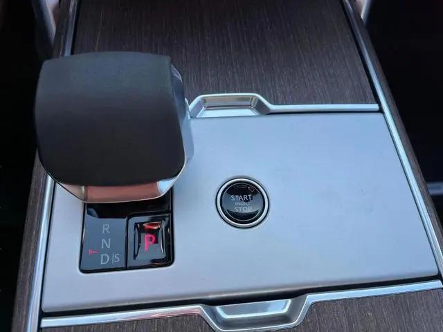 2025 Land Rover Range Rover P530 SE