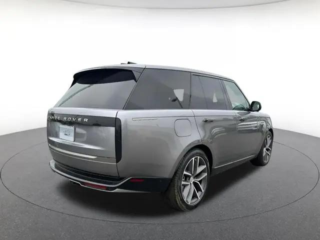 2025 Land Rover Range Rover P530 SE