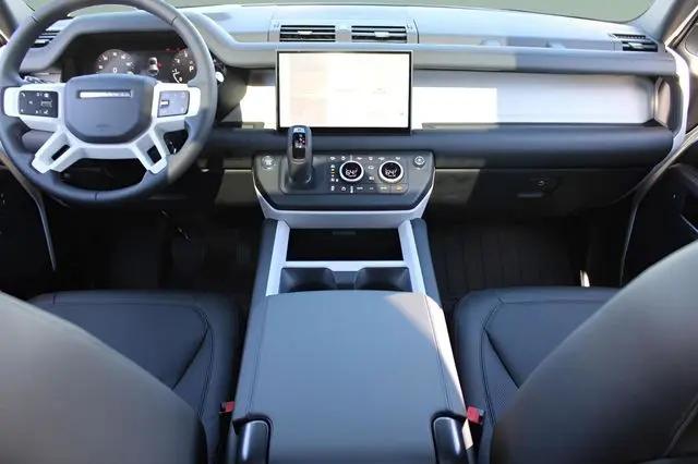 2025 Land Rover Defender 110 P500 X-Dynamic SE