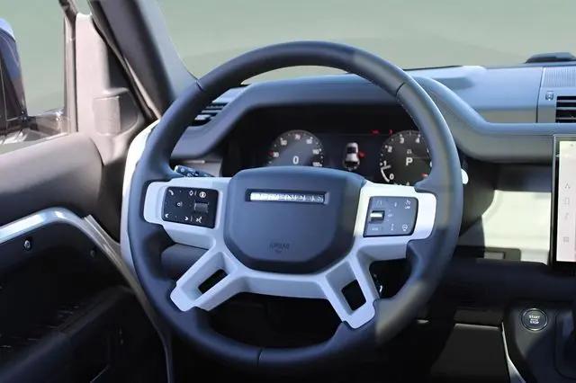 2025 Land Rover Defender 110 P500 X-Dynamic SE