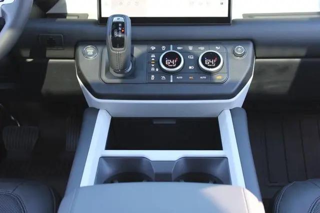 2025 Land Rover Defender 110 P500 X-Dynamic SE