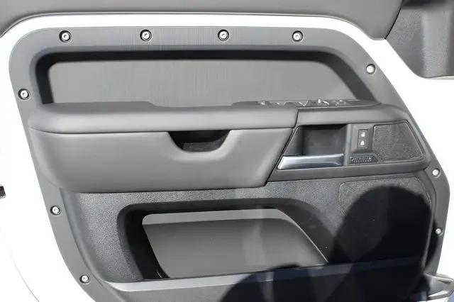 2025 Land Rover Defender 110 P500 X-Dynamic SE