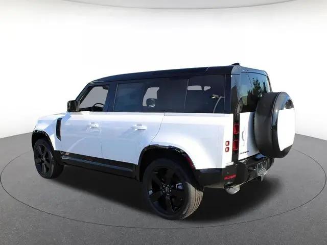 2025 Land Rover Defender 110 P500 X-Dynamic SE