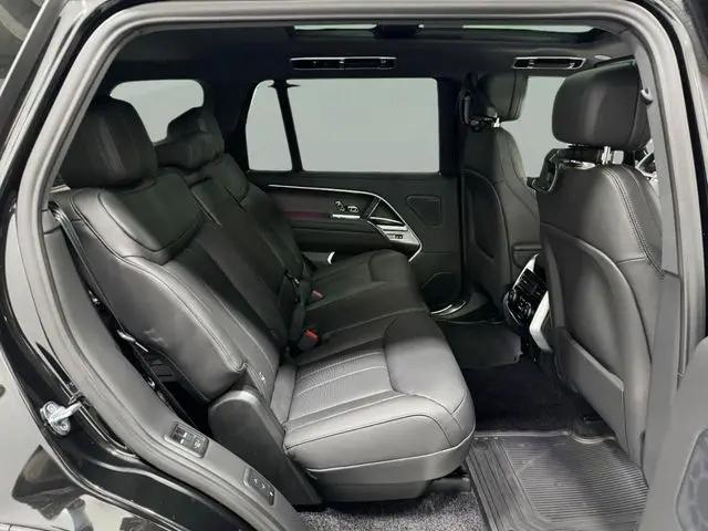 2026 Land Rover Range Rover P400 SE 7 Seat