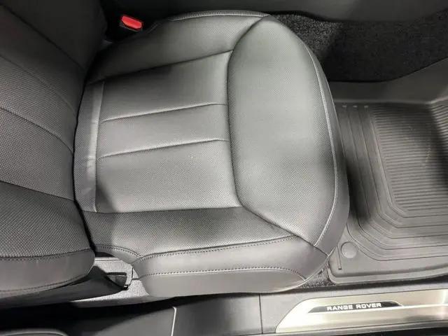 2026 Land Rover Range Rover P400 SE 7 Seat