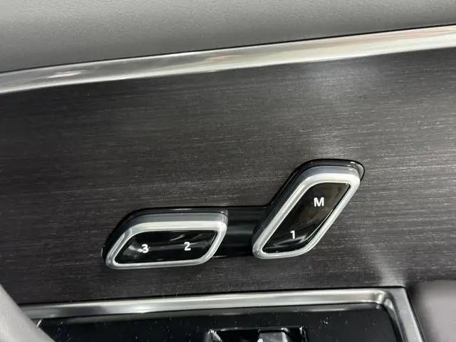 2026 Land Rover Range Rover P400 SE 7 Seat
