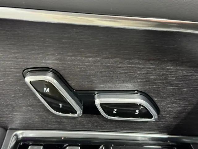 2026 Land Rover Range Rover P400 SE 7 Seat