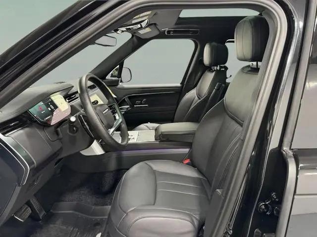 2026 Land Rover Range Rover P400 SE 7 Seat