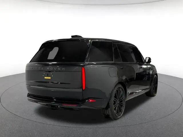 2026 Land Rover Range Rover P400 SE 7 Seat