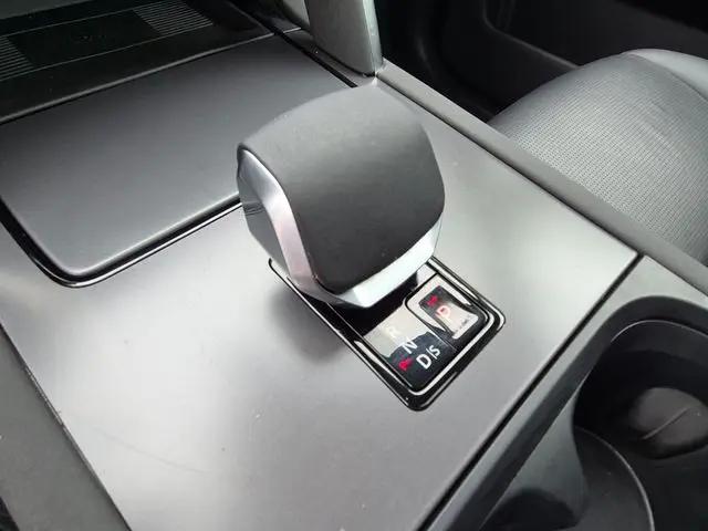 2025 Land Rover Discovery Sport S