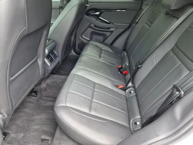 2026 Land Rover Range Rover Evoque Dynamic SE