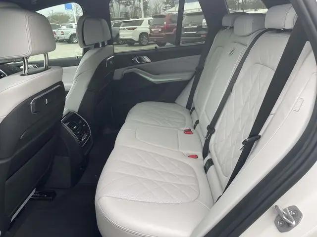 2026 BMW X5 M60i