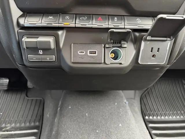2026 Chevrolet Silverado 1500 4WD Crew Cab Standard Bed Custom Trail Boss
