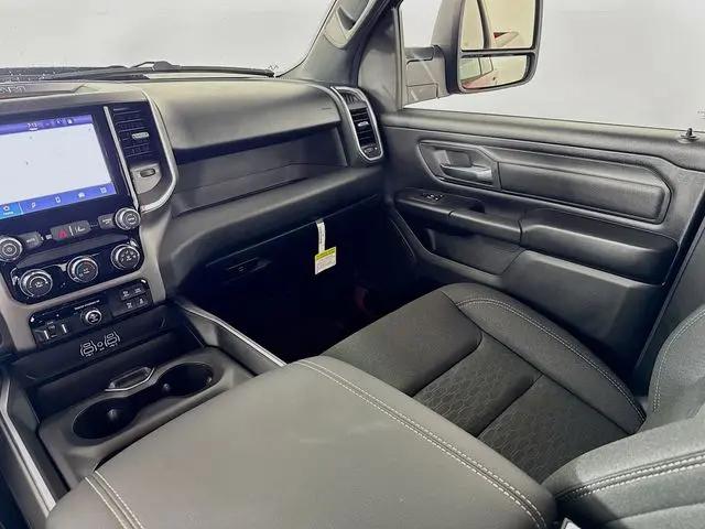 2026 Ram 1500 Express Crew Cab 4x4 5'7" Box