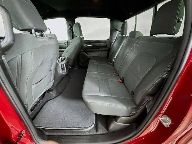 2026 Ram 1500 Express Crew Cab 4x4 5'7" Box