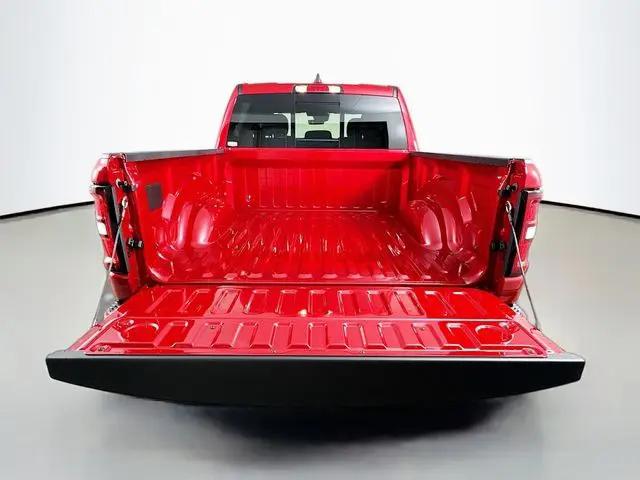 2026 Ram 1500 Express Crew Cab 4x4 5'7" Box