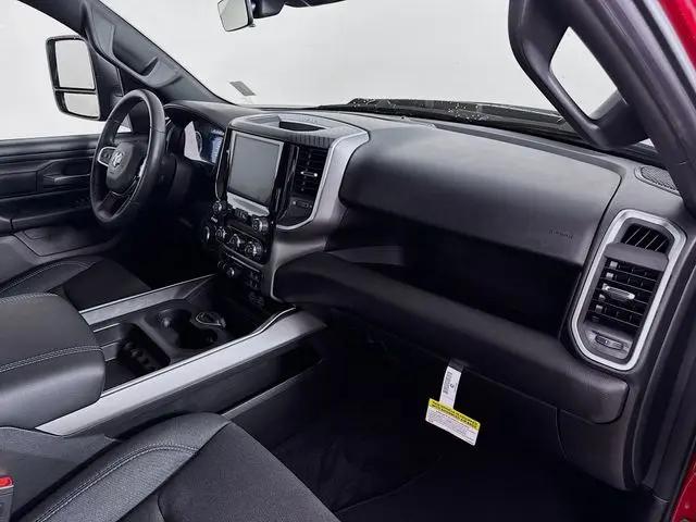 2026 Ram 1500 Express Crew Cab 4x4 5'7" Box