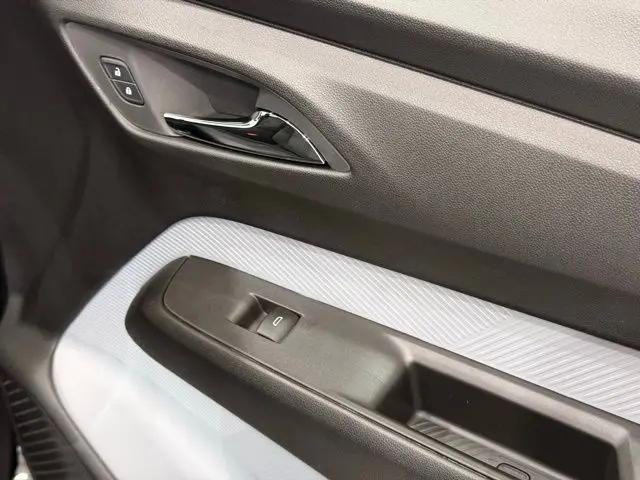 2027 Chevrolet Bolt LT FWD