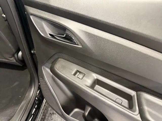 2027 Chevrolet Bolt LT FWD