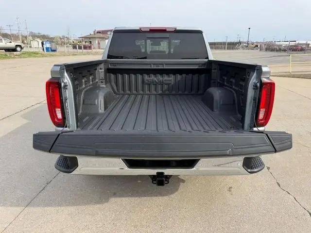 2026 GMC Sierra 1500 Crew Cab, Short Bed, SLT, RWD