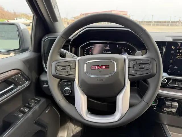 2026 GMC Sierra 1500 Crew Cab, Short Bed, SLT, RWD