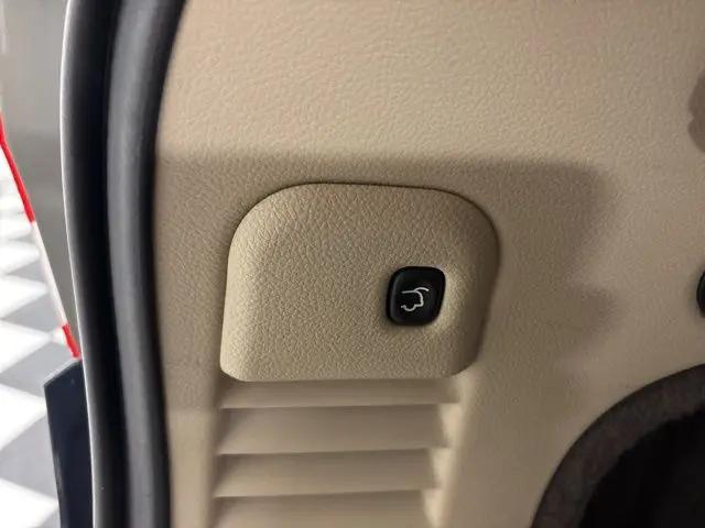 2011 Jeep Grand Cherokee Overland