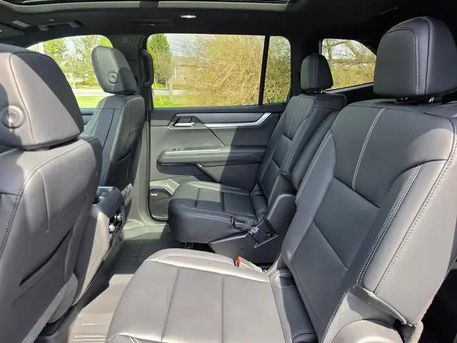 2026 GMC Acadia Elevation FWD