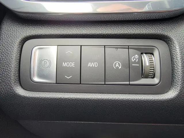 2026 GMC Acadia Denali AWD