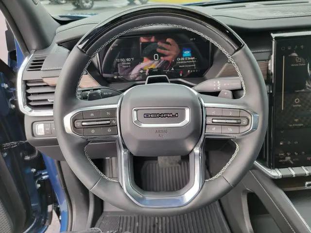 2026 GMC Acadia Denali AWD