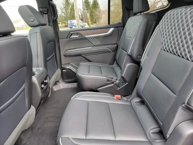 2026 GMC Acadia Denali AWD