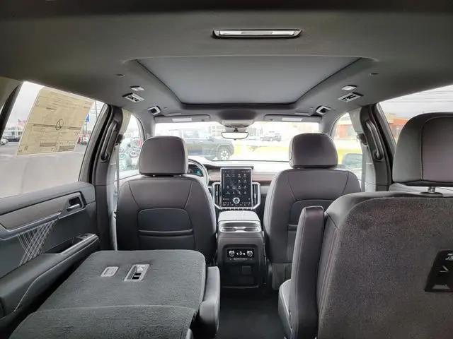 2026 GMC Acadia Denali AWD