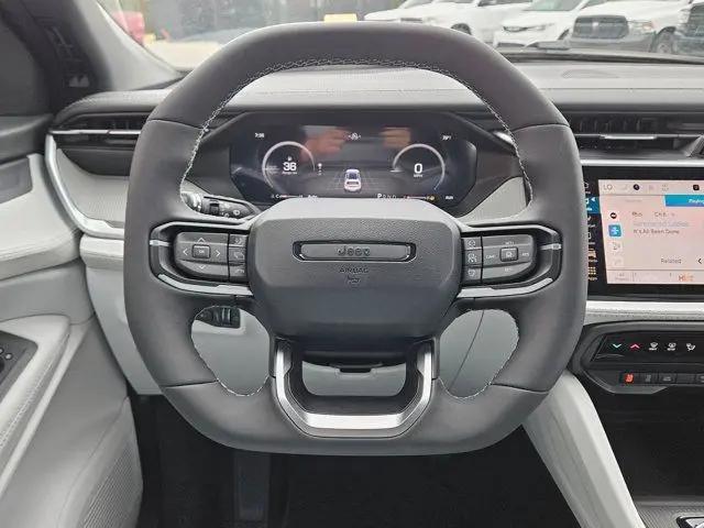 2026 Jeep Cherokee Laredo 4x4