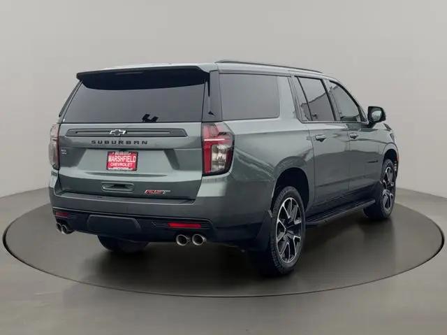 2024 Chevrolet Suburban 4WD RST