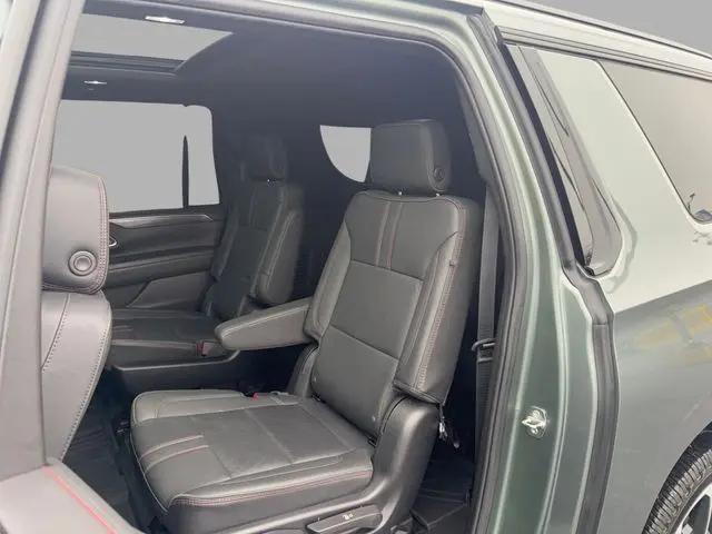 2024 Chevrolet Suburban 4WD RST