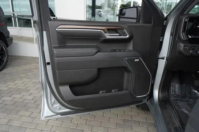 2023 Chevrolet Silverado 1500 4WD Crew Cab Short Bed RST