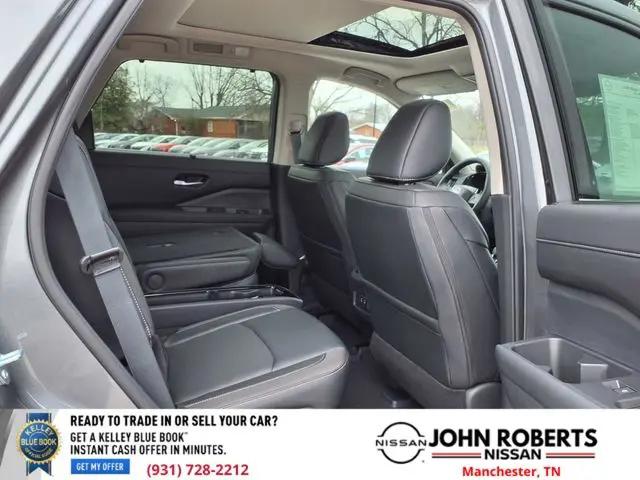 2026 Nissan Pathfinder SL